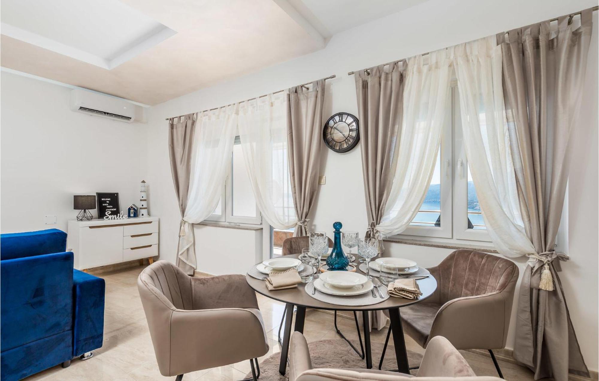 2 Bedroom Amazing Apartment In 里耶卡 外观 照片