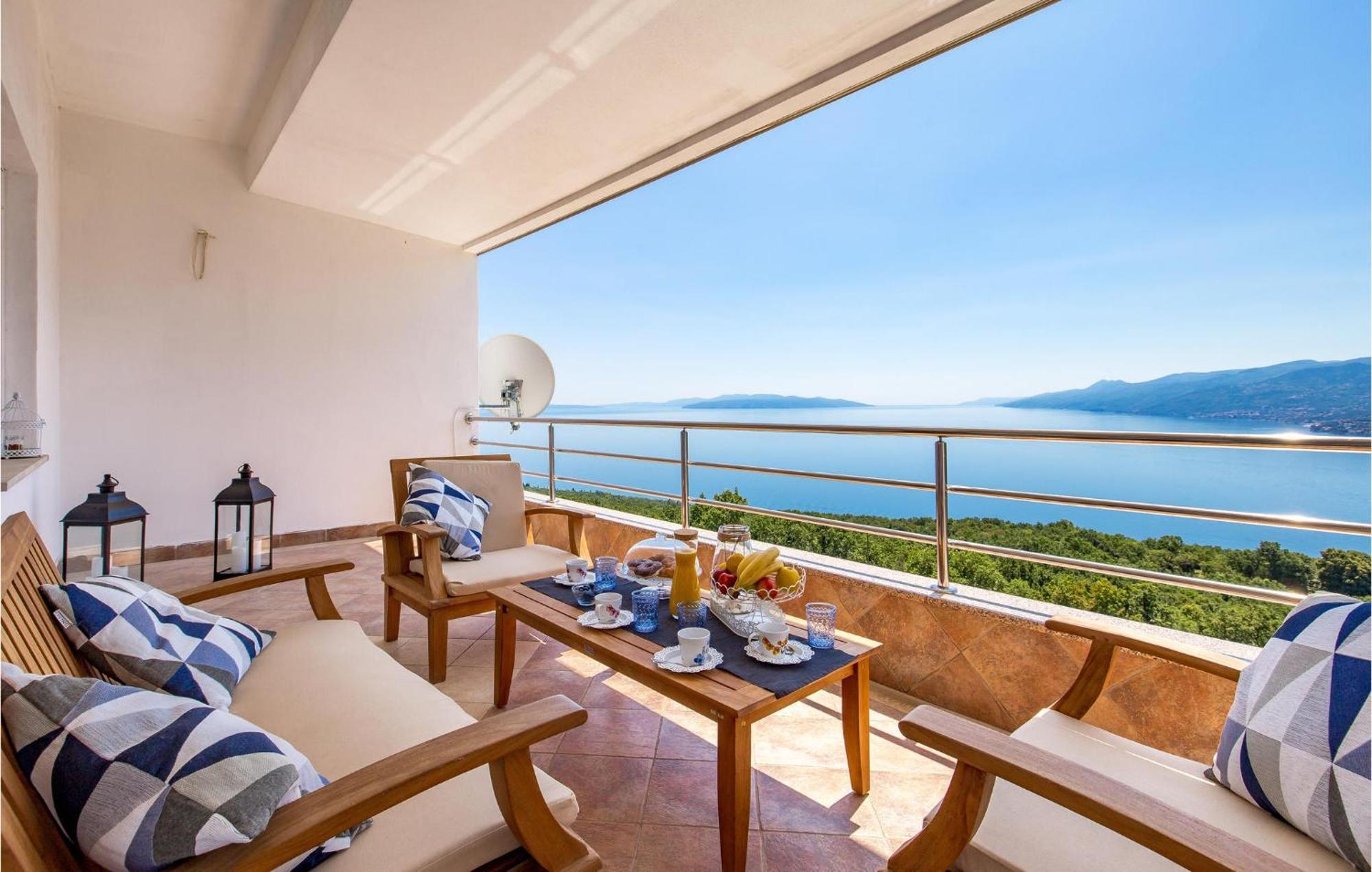 2 Bedroom Amazing Apartment In 里耶卡 外观 照片